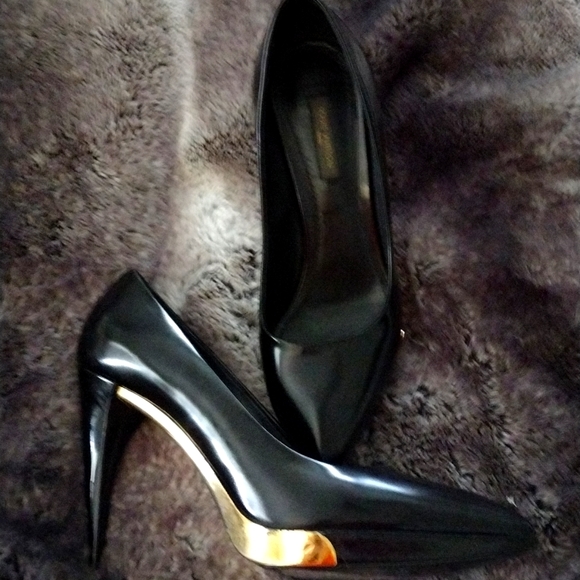 Louis Vuitton shoes - Picture 1 of 7